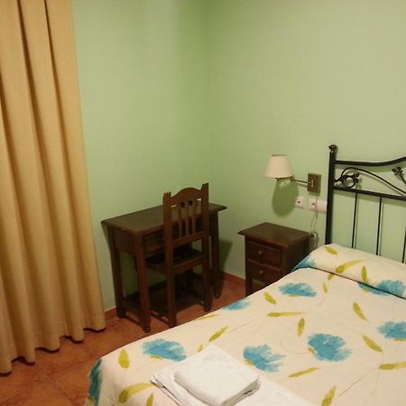 Hostal Las Tres Jotas Алькарасехос Номер фото