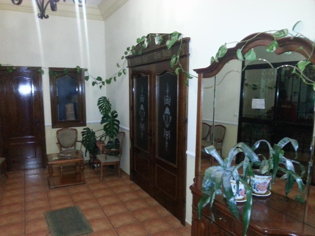 Hostal Las Tres Jotas Алькарасехос Экстерьер фото