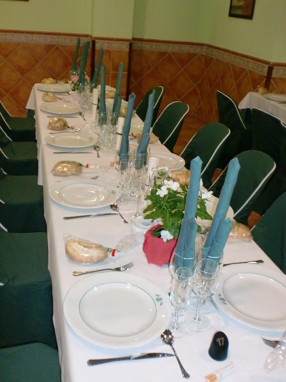 Hostal Las Tres Jotas Алькарасехос Экстерьер фото