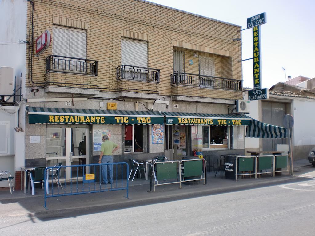 Hostal Las Tres Jotas Алькарасехос Экстерьер фото